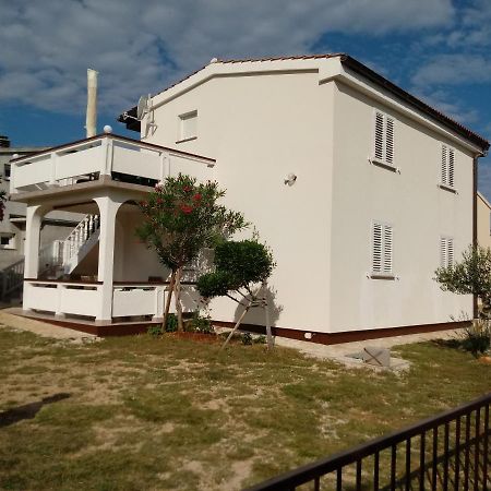 Apartmani Dokoza Vir Exteriér fotografie